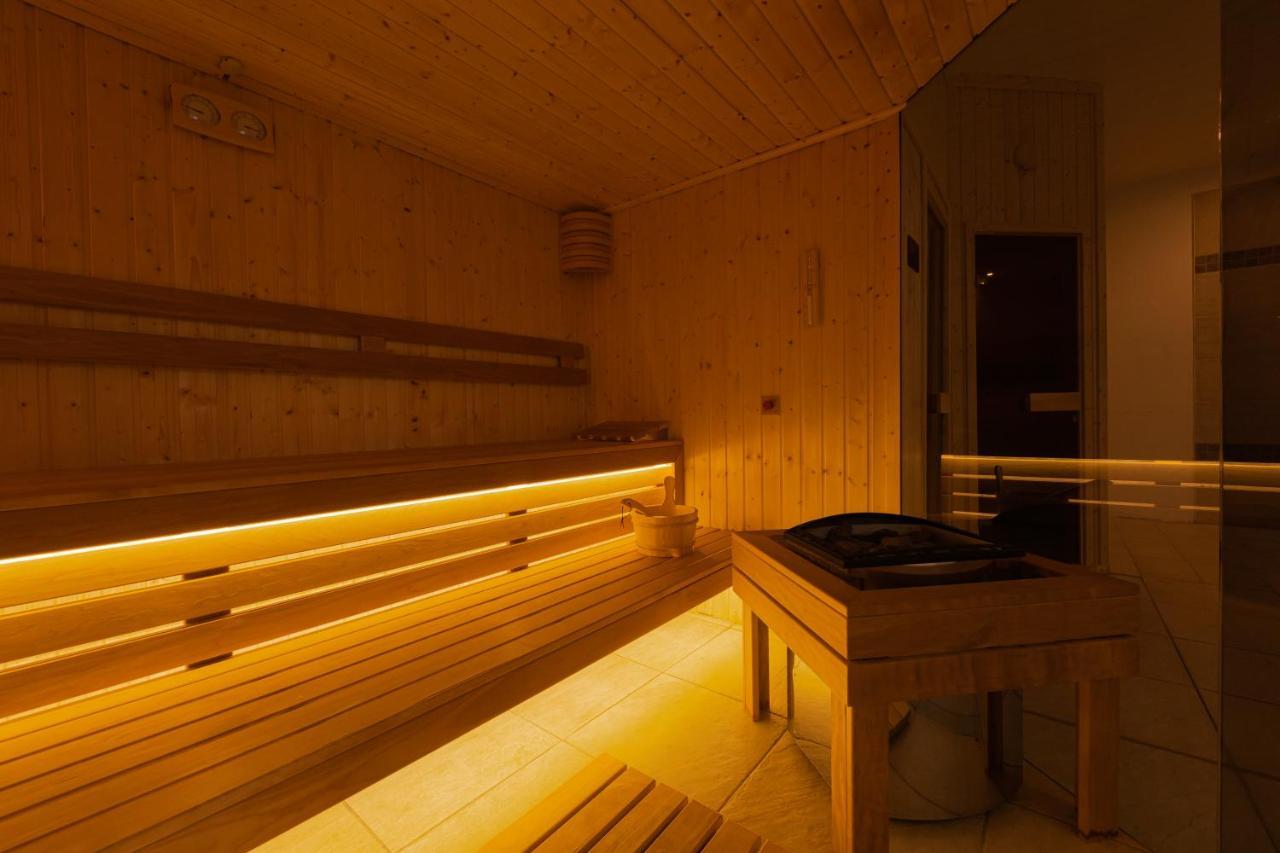 エステルゴム バジリカ アラット パンツィオ Bed & Breakfast エクステリア 写真